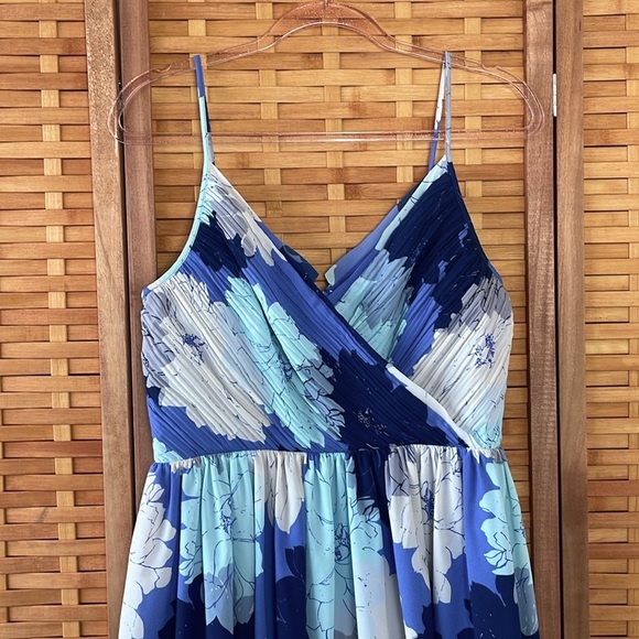 Banana Republic Strappy Crossover Blue Floral Dress - Picture 4 of 7